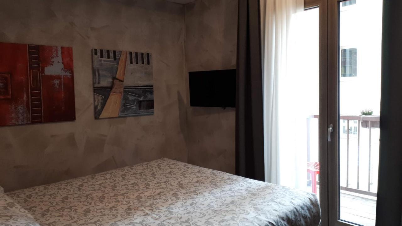 Hotel Bed & Rooms , Corte Rossa -1 Min Walk To Bernina Express Tirano Extérieur photo