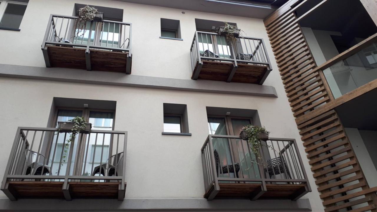 Hotel Bed & Rooms , Corte Rossa -1 Min Walk To Bernina Express Tirano Extérieur photo