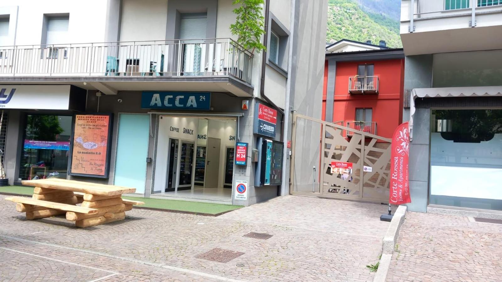 Hotel Bed & Rooms , Corte Rossa -1 Min Walk To Bernina Express Tirano Extérieur photo