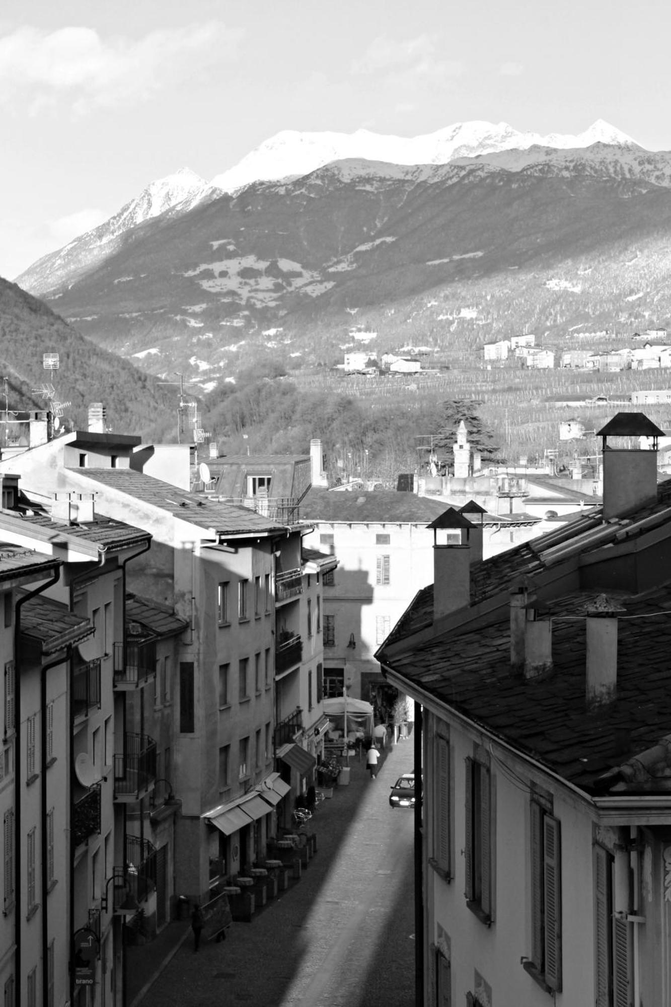 Hotel Bed & Rooms , Corte Rossa -1 Min Walk To Bernina Express Tirano Extérieur photo