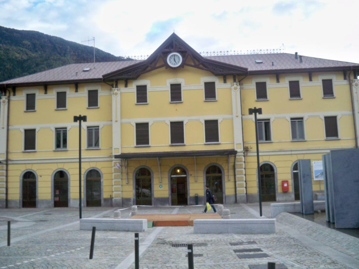 Hotel Bed & Rooms , Corte Rossa -1 Min Walk To Bernina Express Tirano Extérieur photo