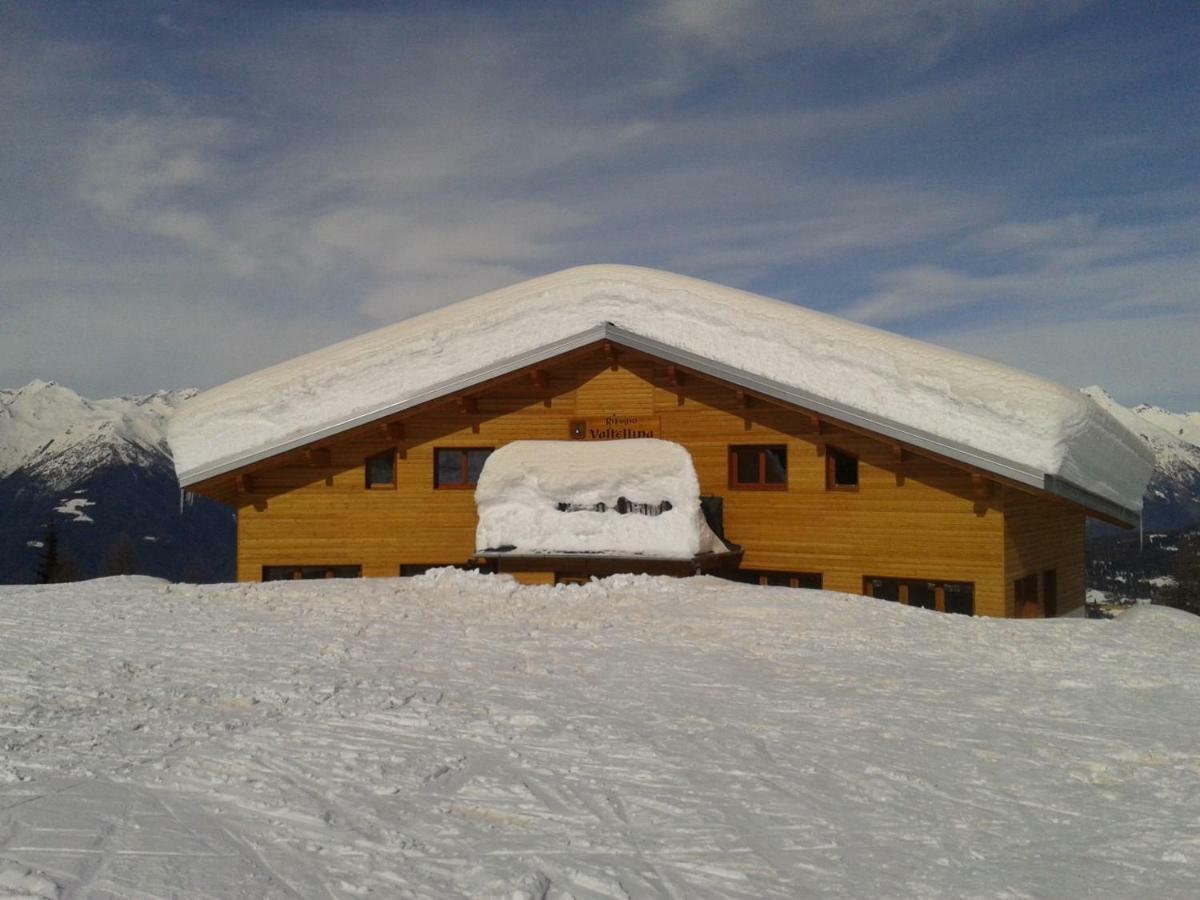 Hotel Bed & Rooms , Corte Rossa -1 Min Walk To Bernina Express Tirano Extérieur photo