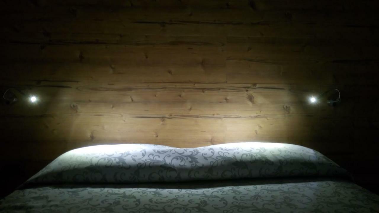 Hotel Bed & Rooms , Corte Rossa -1 Min Walk To Bernina Express Tirano Extérieur photo